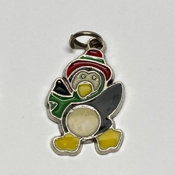 Vintage Holiday Penguins Charms 6 Set Red Green Black White Enamel Silver Tone - Picture 7 of 13
